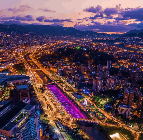 bosque-de-neon-constelaciones-manrique-medellinEco-parque-jardín-silltero-santa-elena